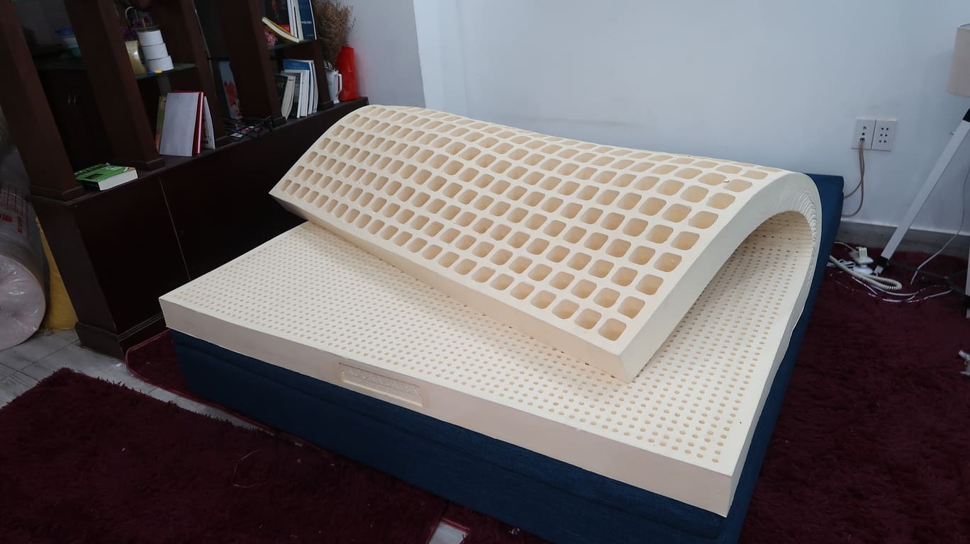 Nệm cao su thiên nhiên giá rẻ