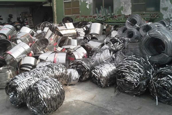 thu mua phế liệu inox.jpg